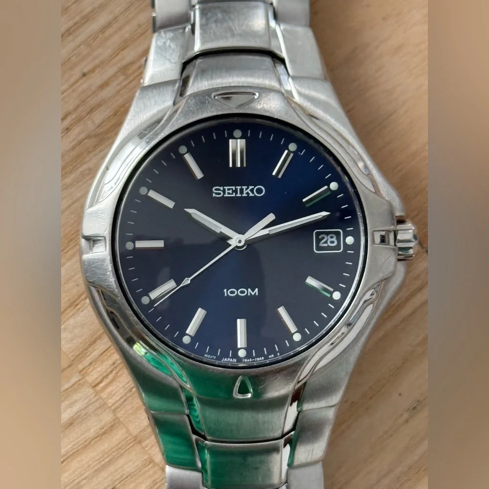 Seiko Vintage Men’s Watch Blue Dial Stainless Steel Bracelet Case Date Window